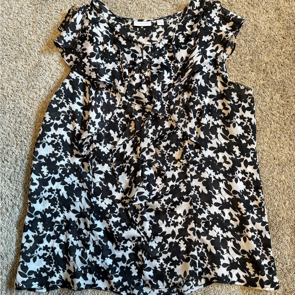 New York & Company Black and White Floral Blouse